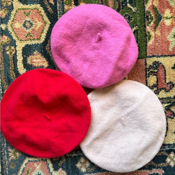 Free People Accessories - Bundle of valentine’s Day Red Pink Wool Beret hat Lot of 3